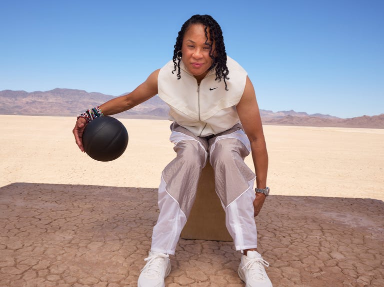 whm090125feacoachescoverstory-007-68da8b0d8e02b (1)